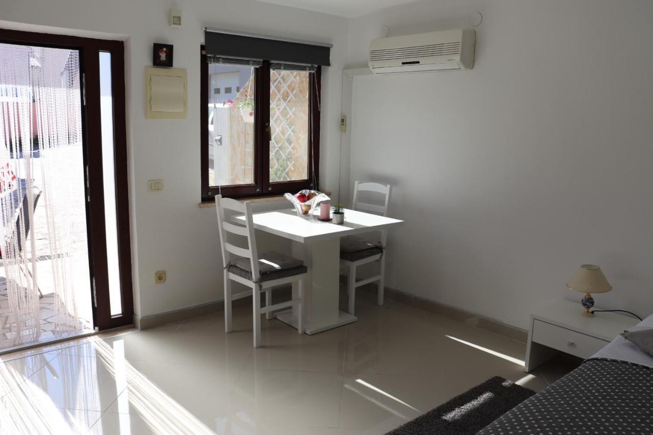 An Amazing Studio Apartment Премантура Екстериор снимка